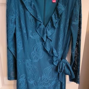 Lilly Pulitzer size XL lacy wrap dress with shorts underneath